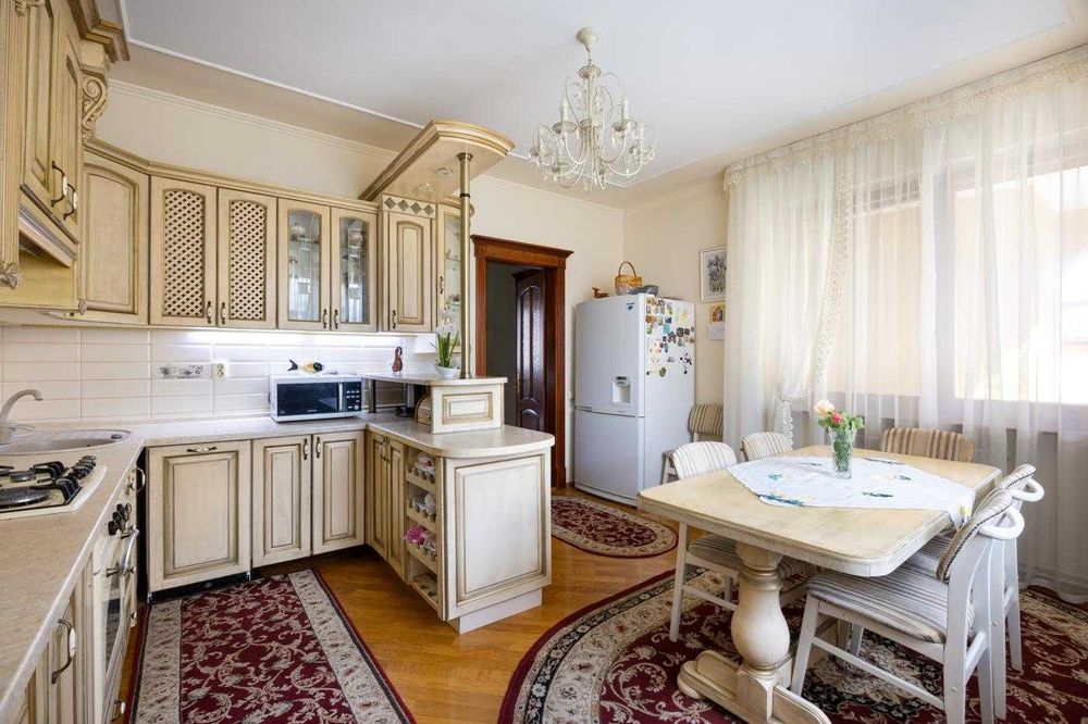 продаж будинку зимна вода
