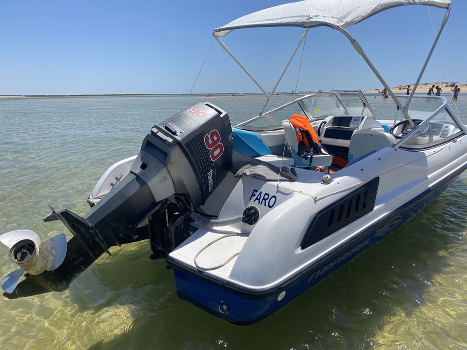 Barco Chaparral c/ motor fora de bordo, Proa Aberta 6 lugares
