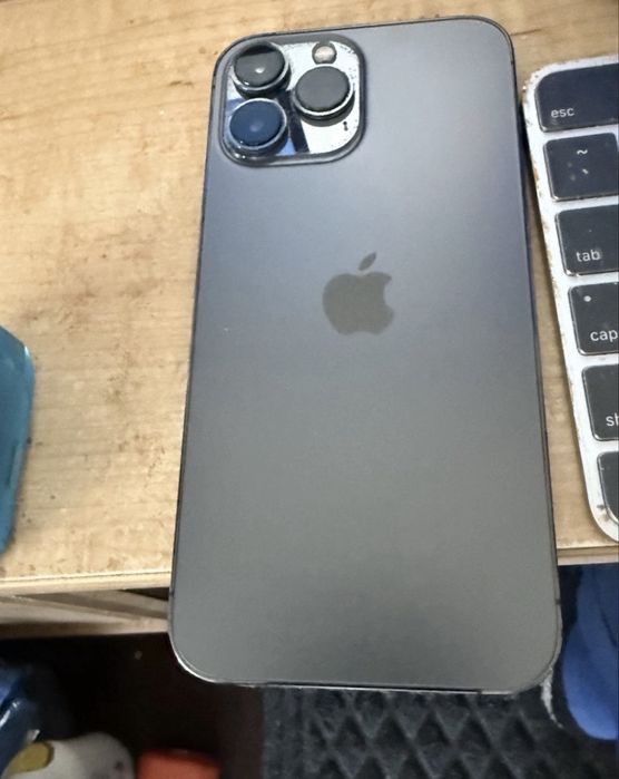 Iphone 13pro max 1 tbneverlock