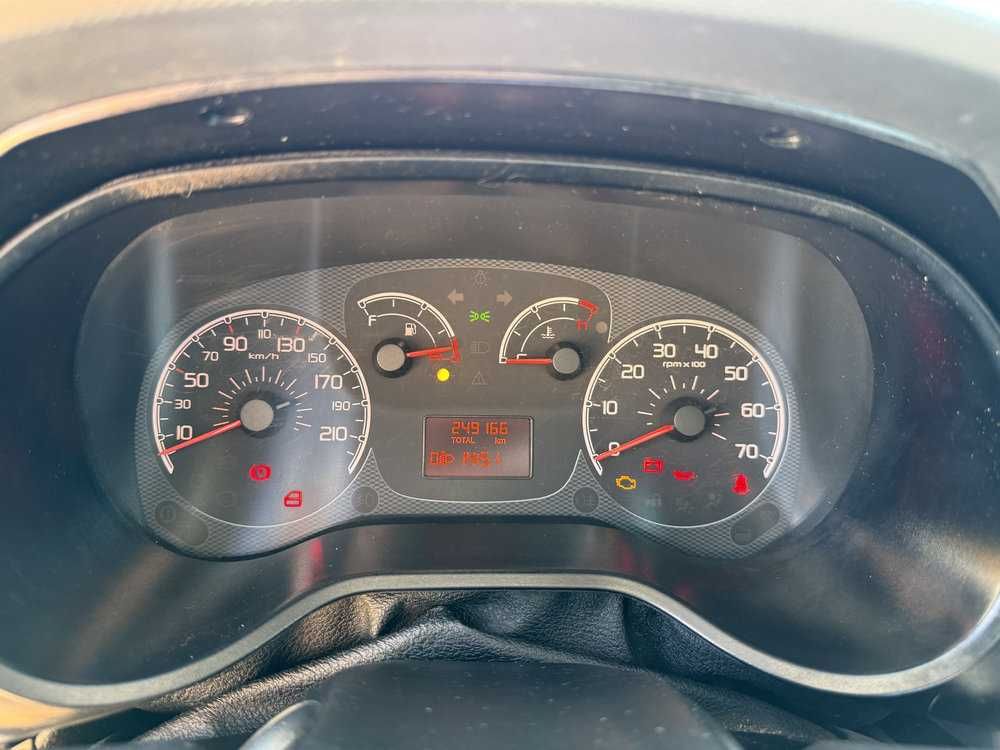 Fiat Doblo MiniVan 1.4 T-Jet 2013 | 249 000 km Srebrny | 1 Właściciel