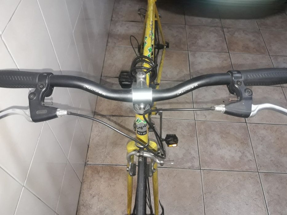 Bicicleta antiga remodelada