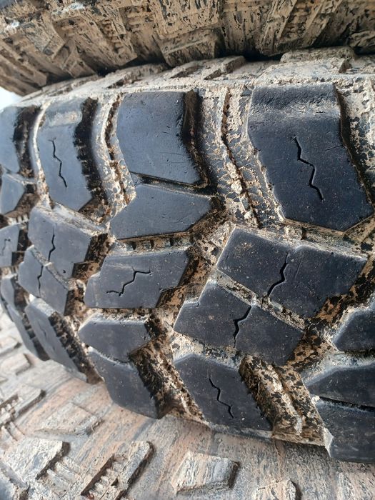 Pneus cooper 235/85 r16