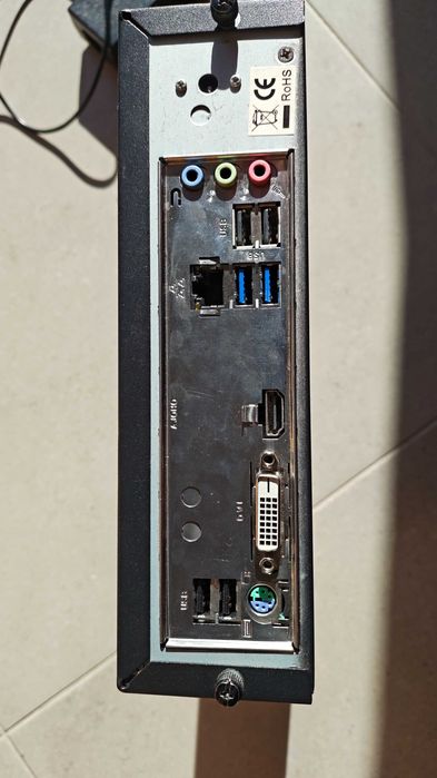Niesprawny komputer m-itx. h110, i3 6100, 8GB ram.