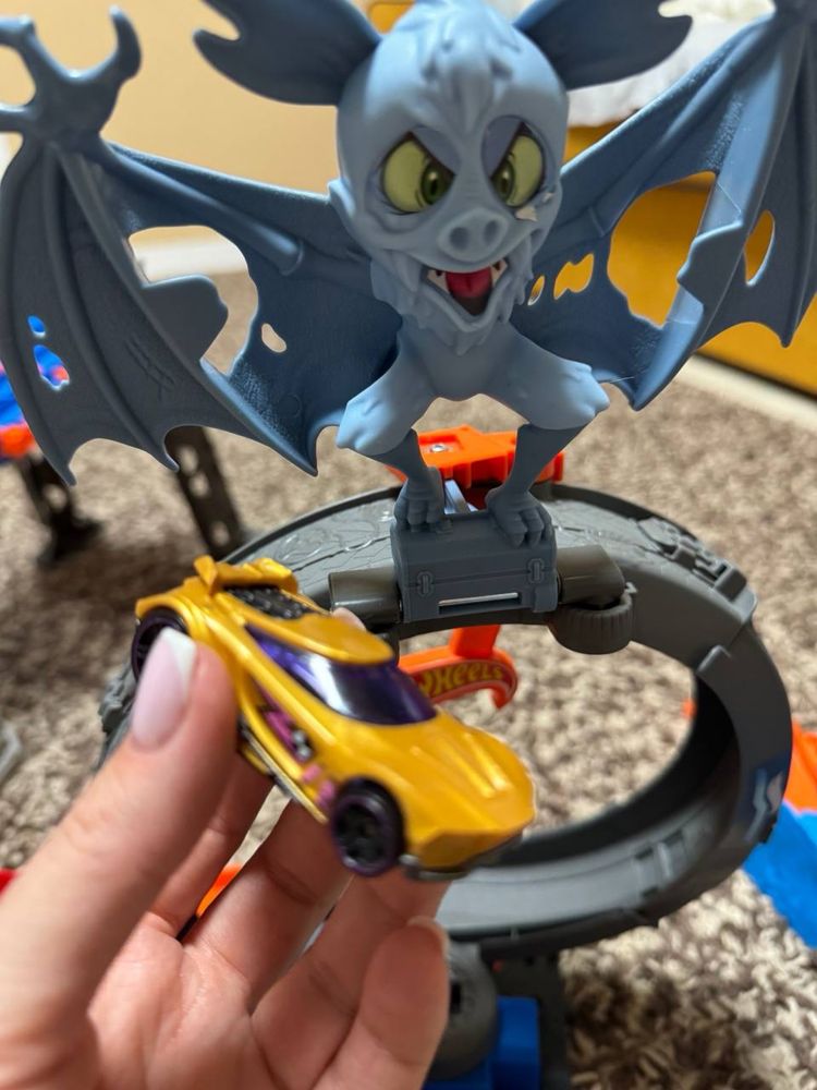 Набор Hot Wheels летучая мышь