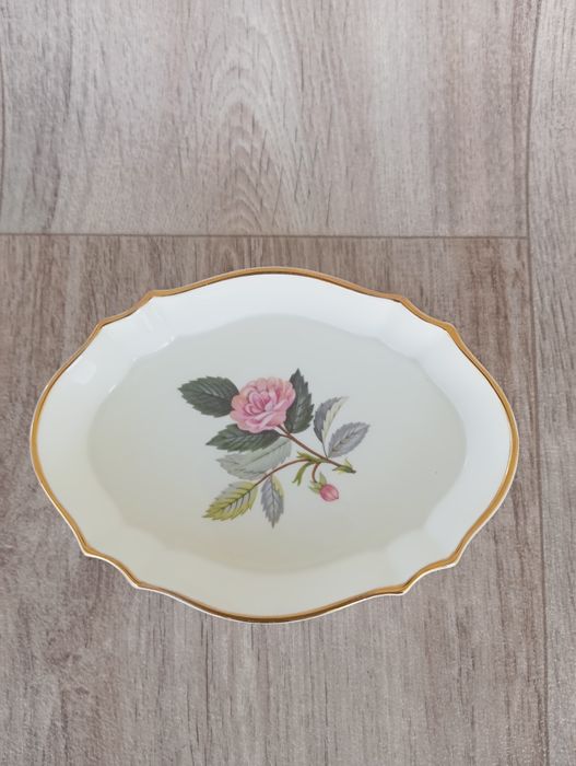 Ozdobny talerzyk porcelanowy