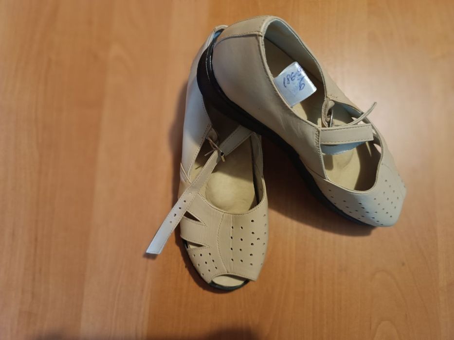 Ортопедичні босоніжки