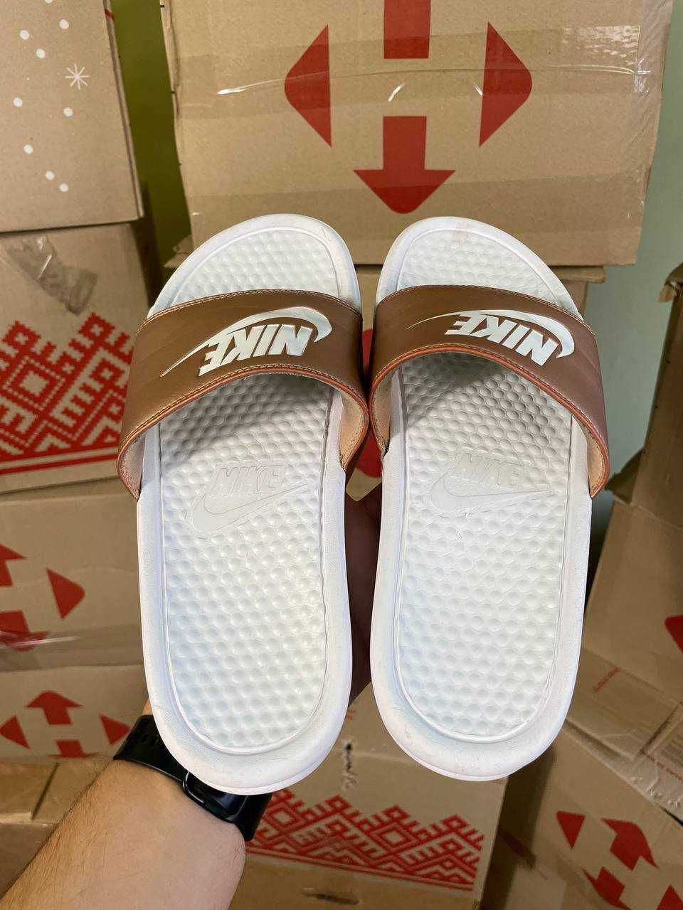 Жіночі тапки шльопанці nike benassi