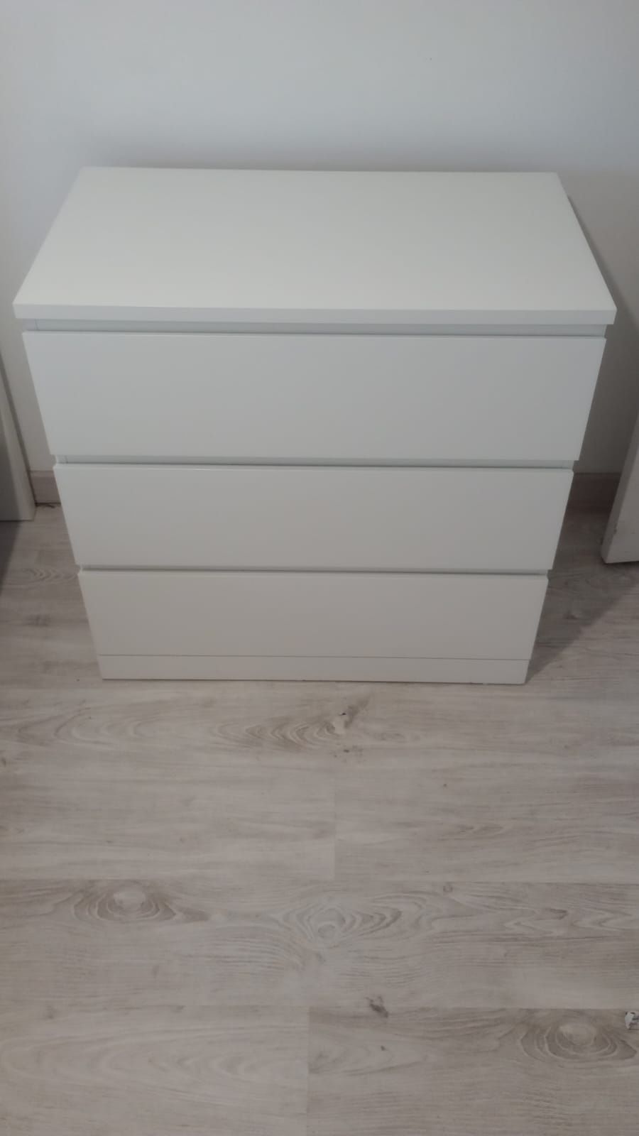 Vendo cómoda com gavetas