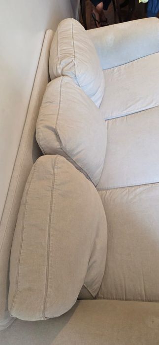 Sofá de três lugares