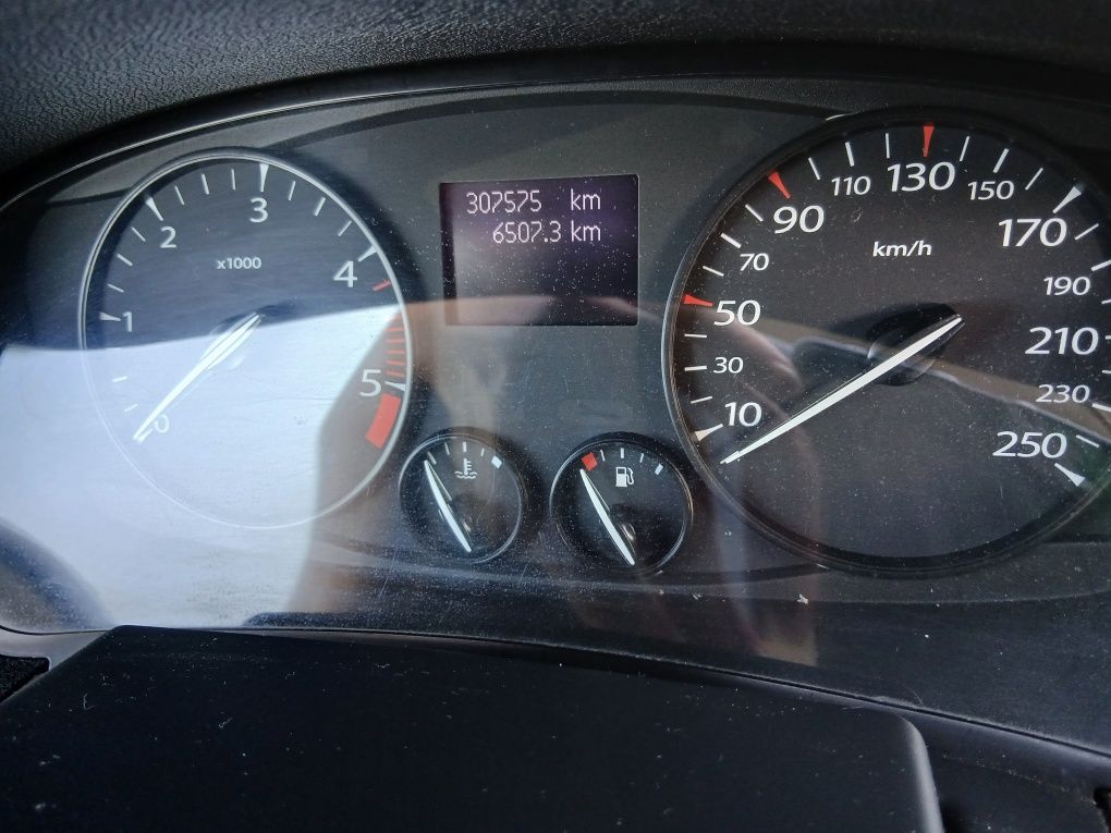 Авто Renault Laguna