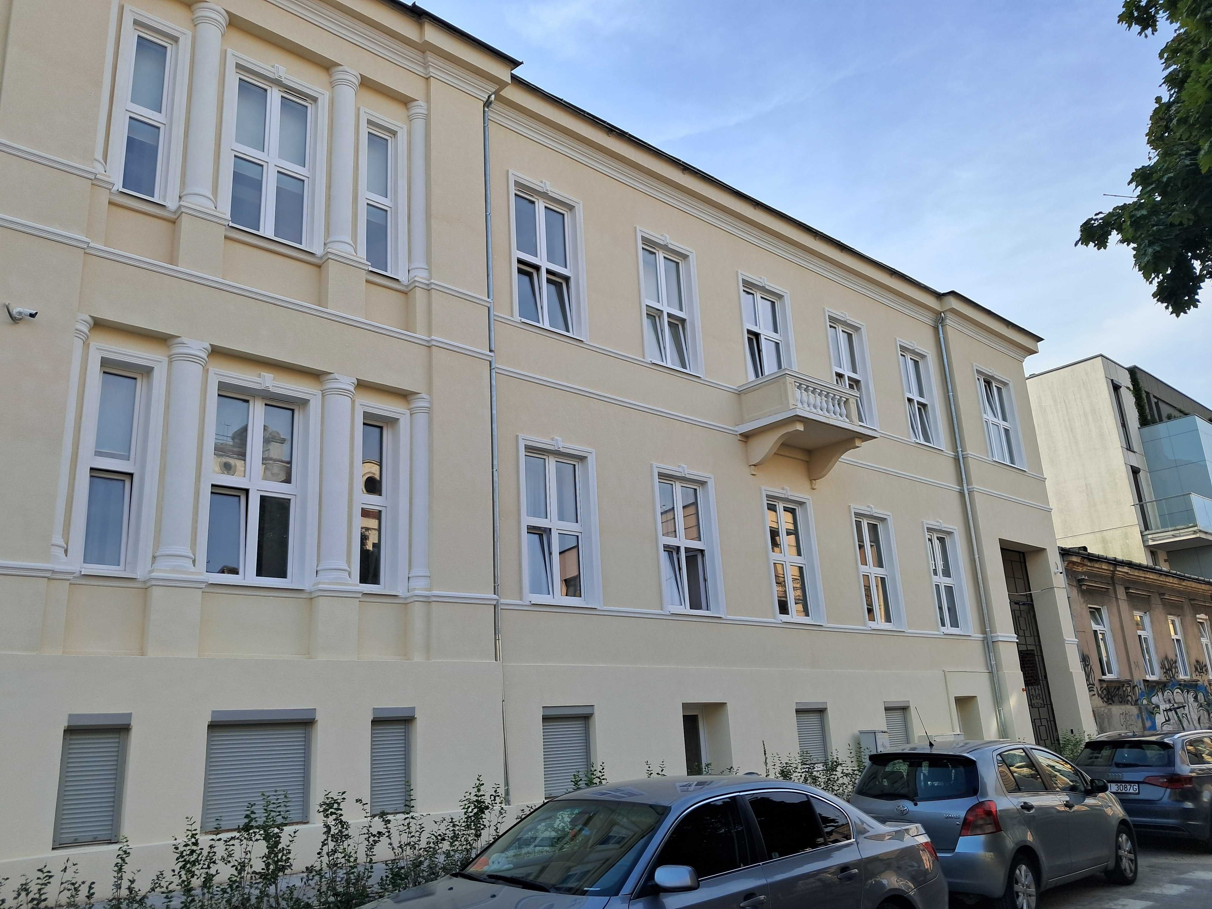 Wynajmę kawalerkę w centrum Kielc, ul. Słowackiego (parking w cenie)