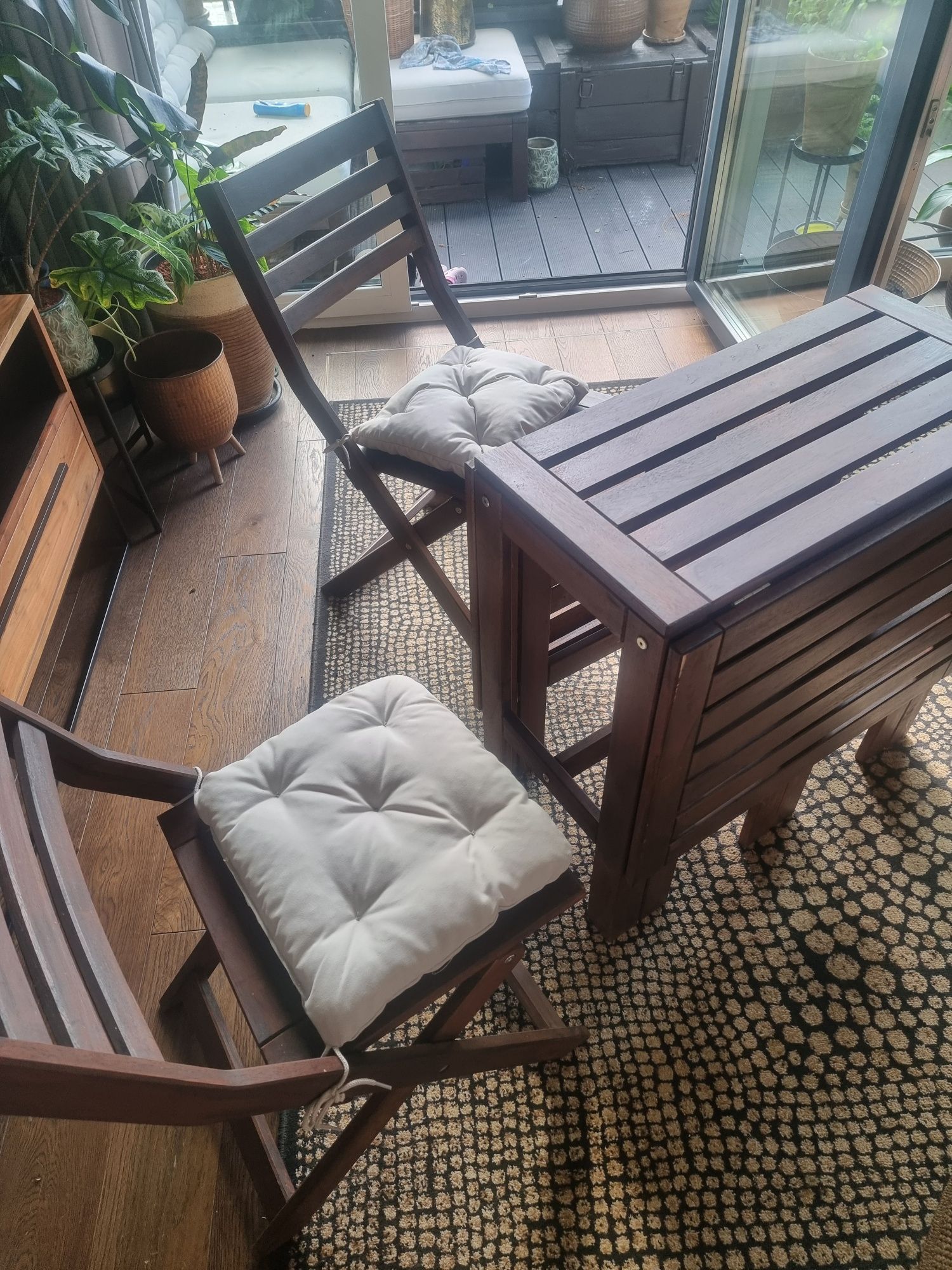 Nammaro aksholmen ikea stół rozkładany i dwa krzesła