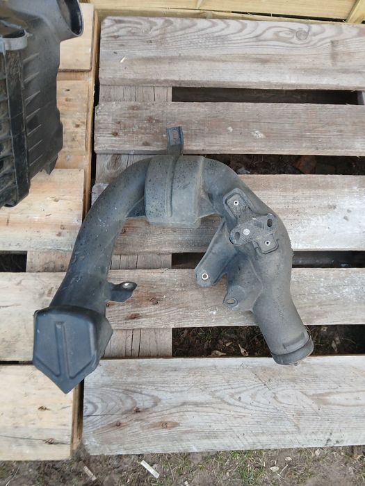 Obudowa filtr powietrza dolot Toyota Rav 4 IV 2.0 2.2 D4d 12-15