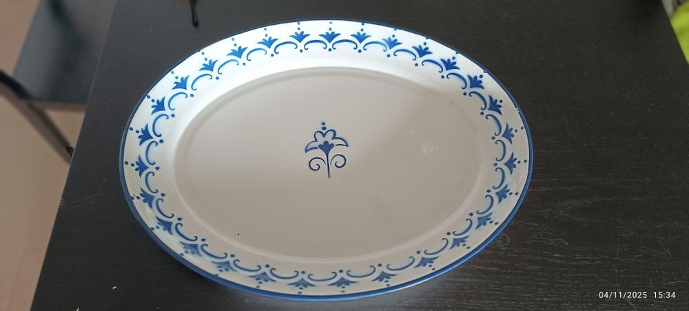 Travessas de loiça, metálica e de marmore