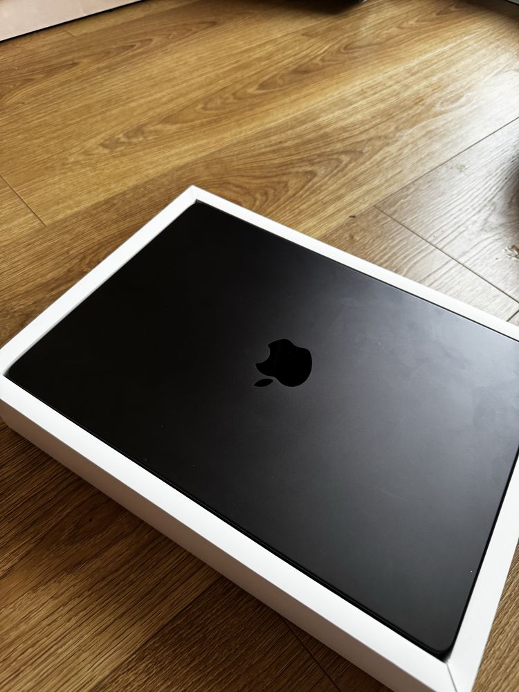 Laptop APPLE MacBook Pro 2024 14"