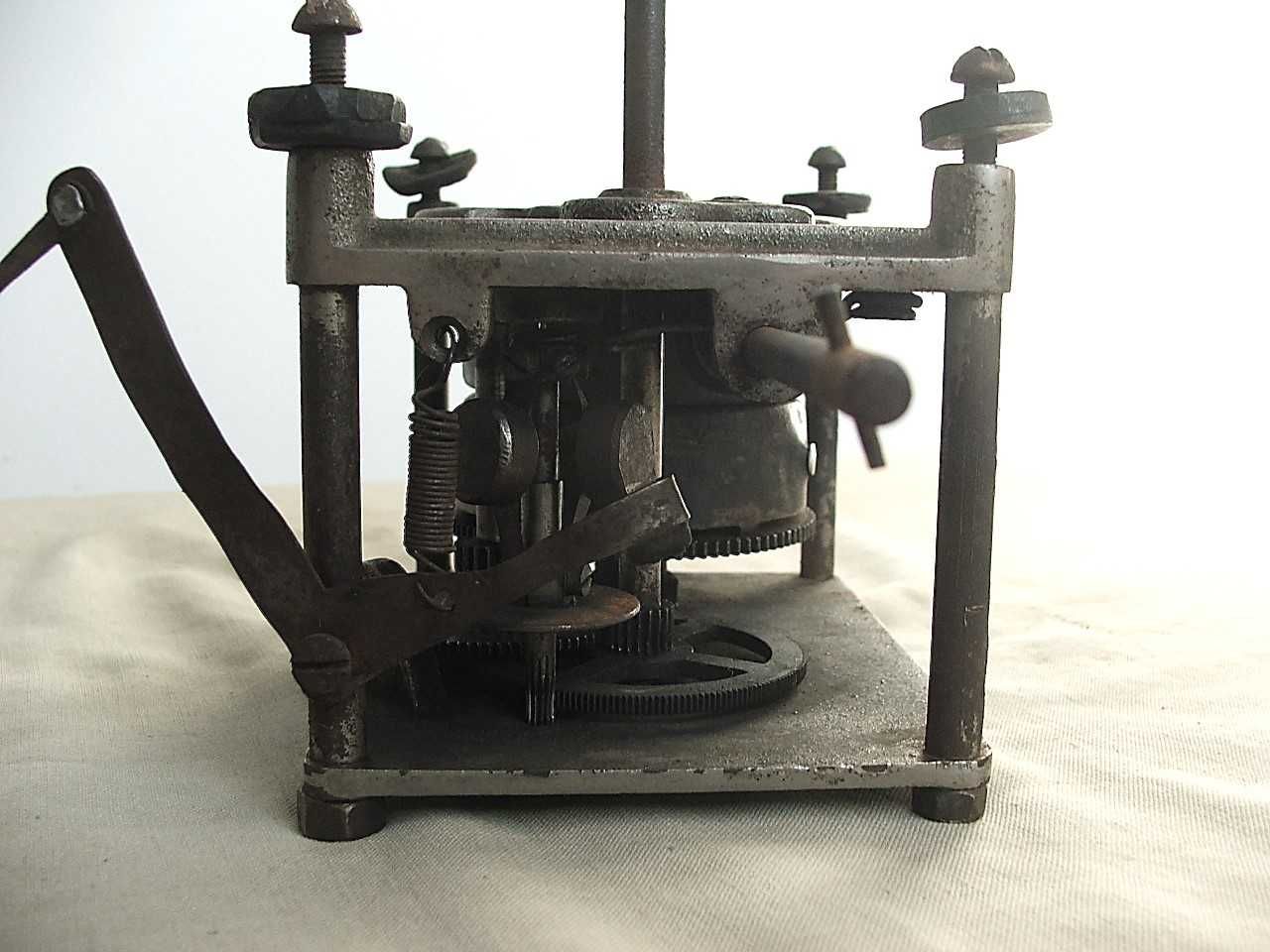 Mechanizm starego patefonu