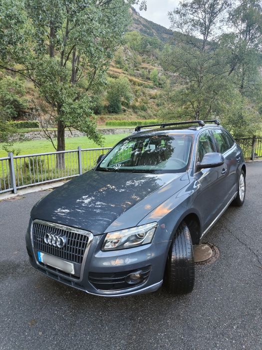 Oferta única - Audi Q5 em perfeito estado e com baixa quilometragem