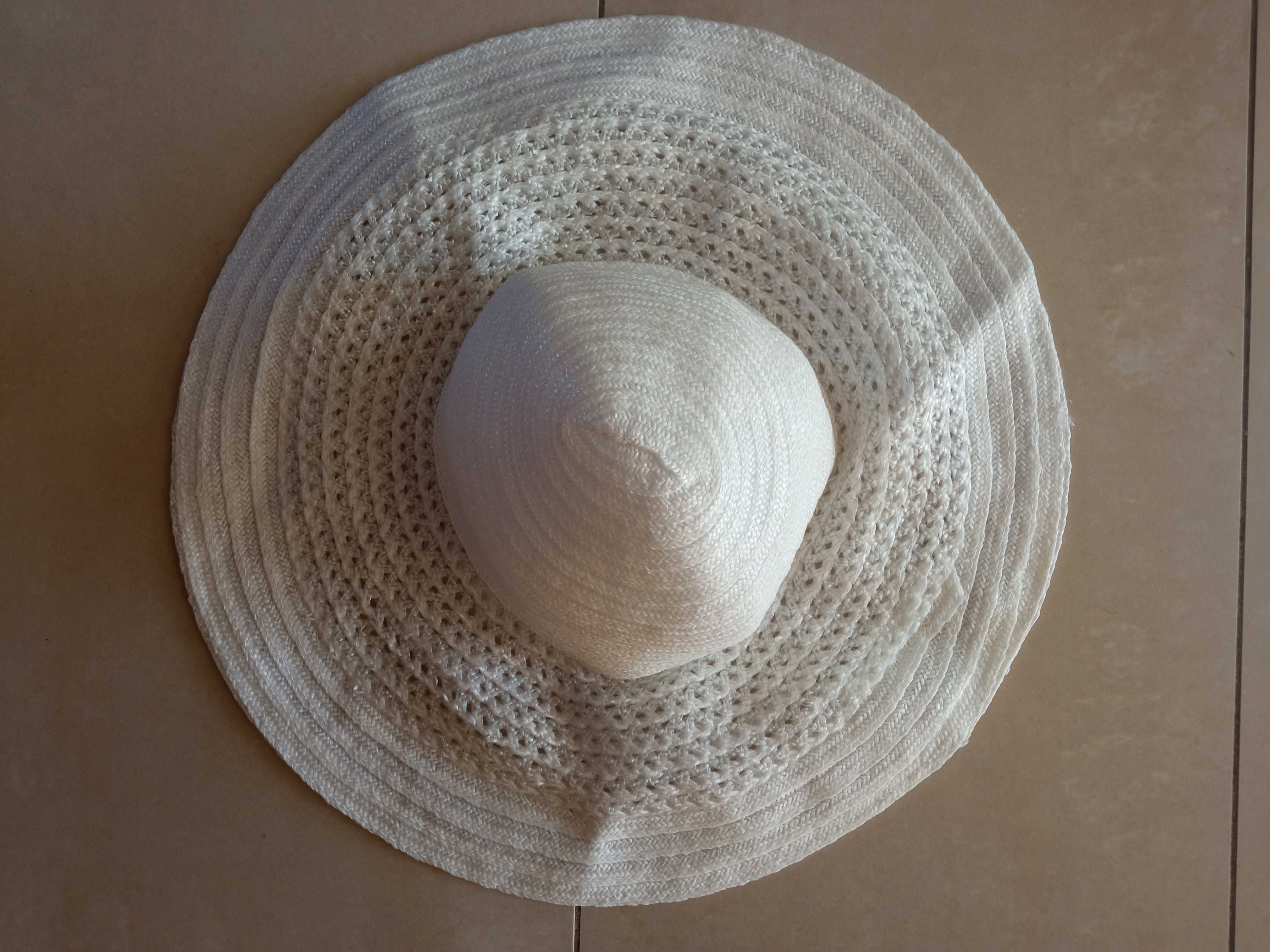 Biały kapelusz z rondem 40 cm
