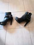 Bostas pretas mulher