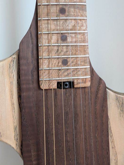 Тиха гітара з виходом на навушники