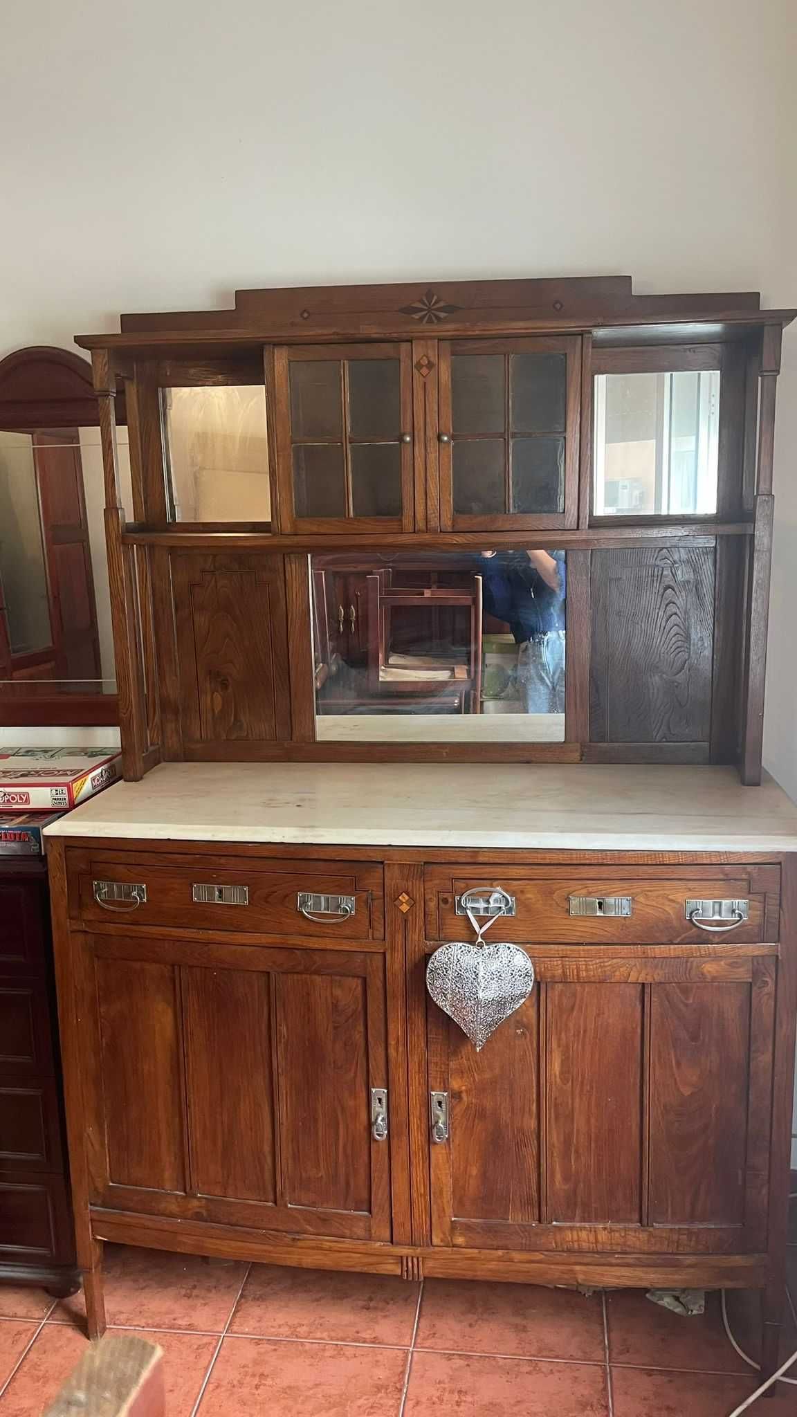 Móvel de casa em bom estado