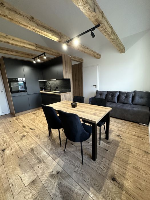 Mieszkanie 3 pokojowe z klimatyzacją.