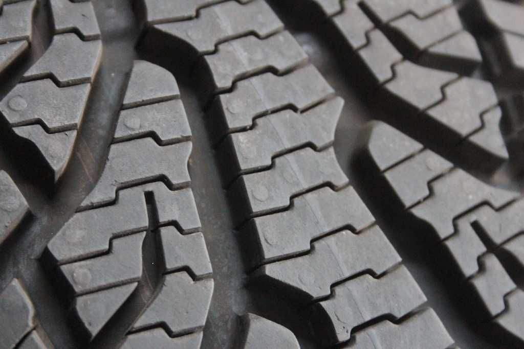 215/60/17 Uniroyal AllSeasonExpert 215/60 R17 96H 2022r