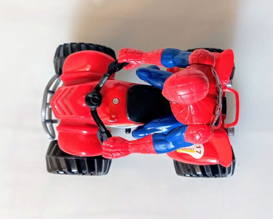 Homem Aranha e a sua moto 4.