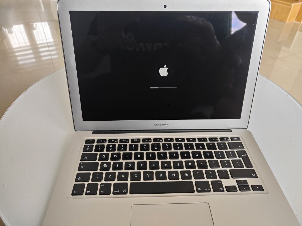 MacBook Air 13 2014 rok procesor 1.4 GHz core i 5