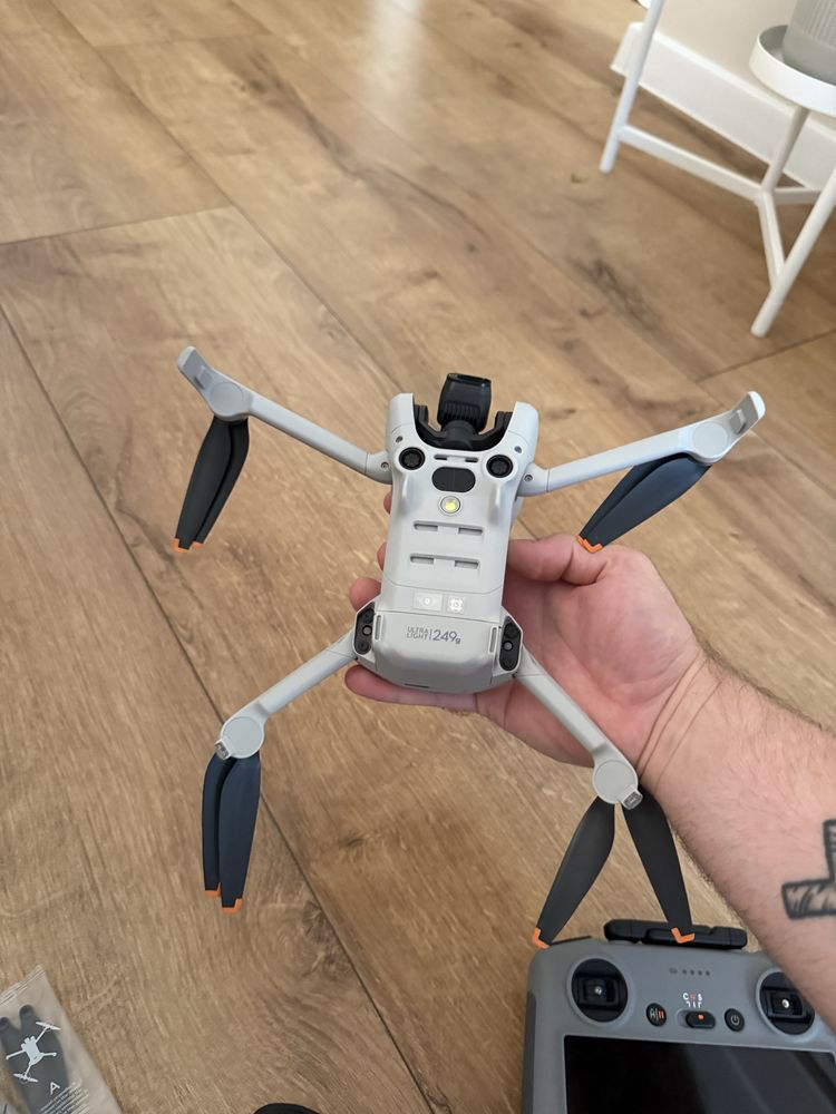 Dron DJI MINI 4 Pro! FlyMore Combo! RC2! 249G!