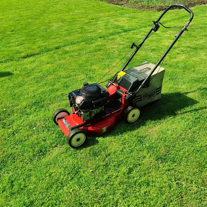 Газонокосарка бензинова