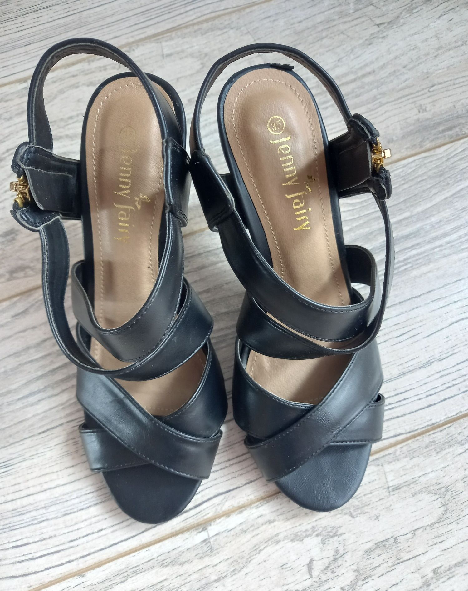 Buty damskie sandały słupek obcas czarne CCC paski zamek wygodne lato