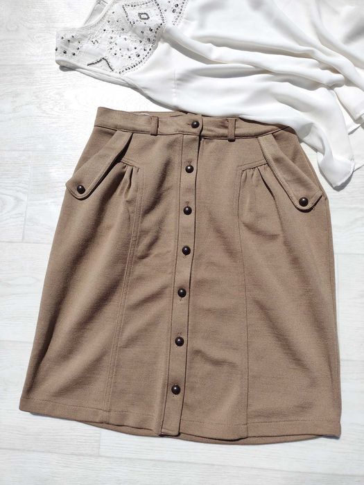 Тёплая плотная светло коричневая юбка с карманами Vero Moda S