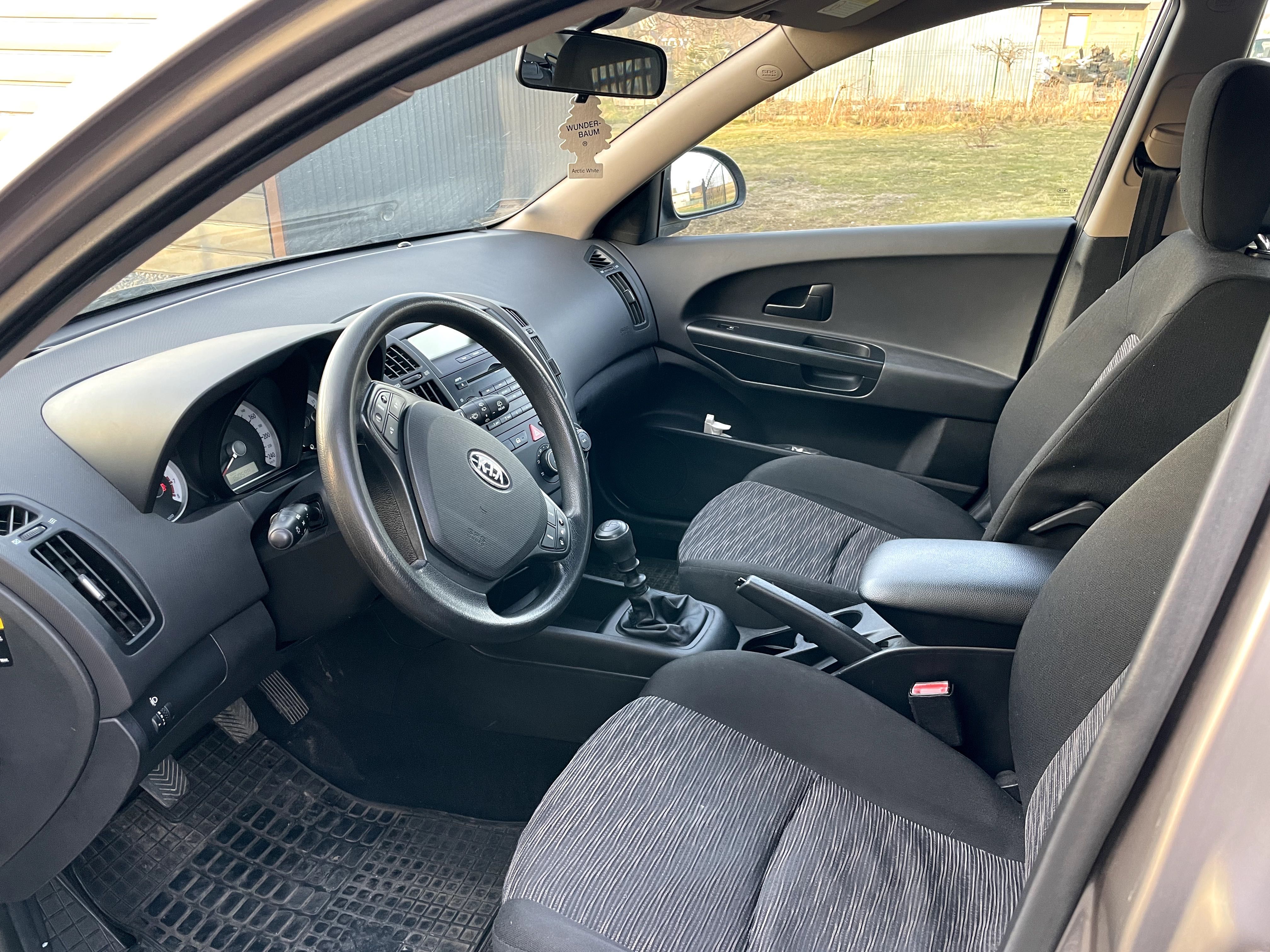 Sprzedam samochód Kia Ceed