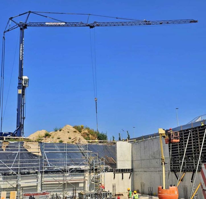 Wynajem żurawi wieżowych 40 metrów, dźwigi wieżowe mobilne