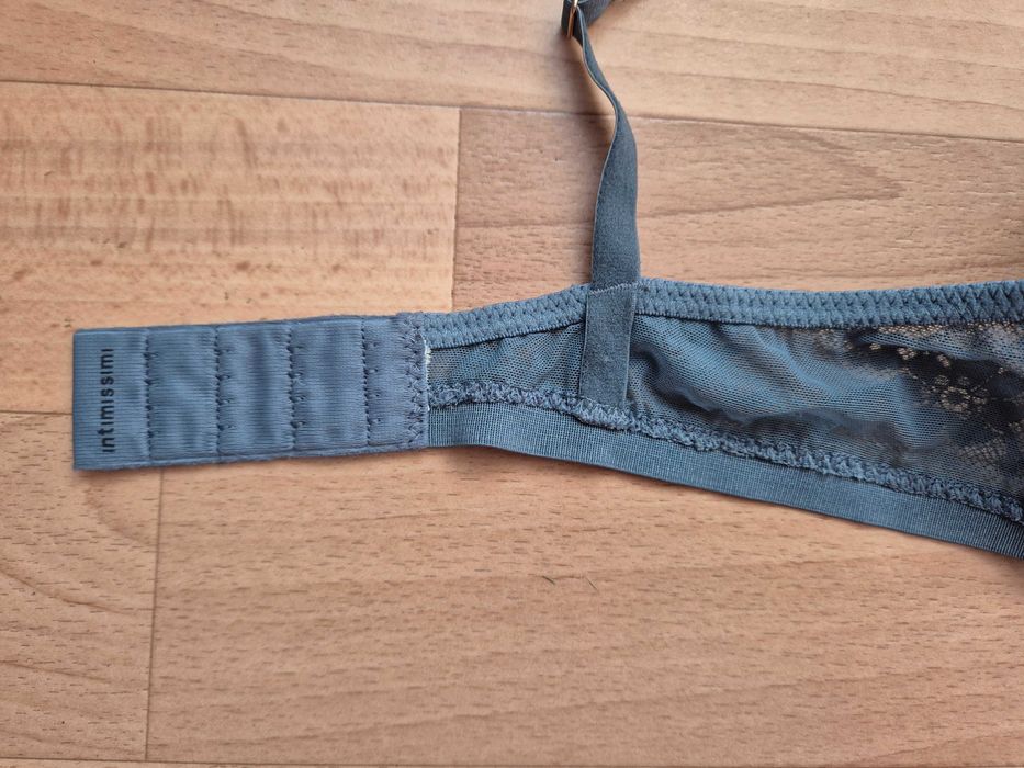 Бюстгальтер intimissimi  75A-75B