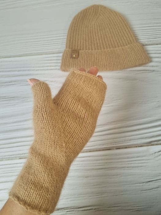 Czapka zimowa, mitenki, komplet