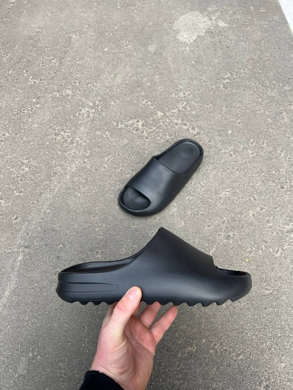 Мужские шлепанцы Adidas Yeezy Slide Black