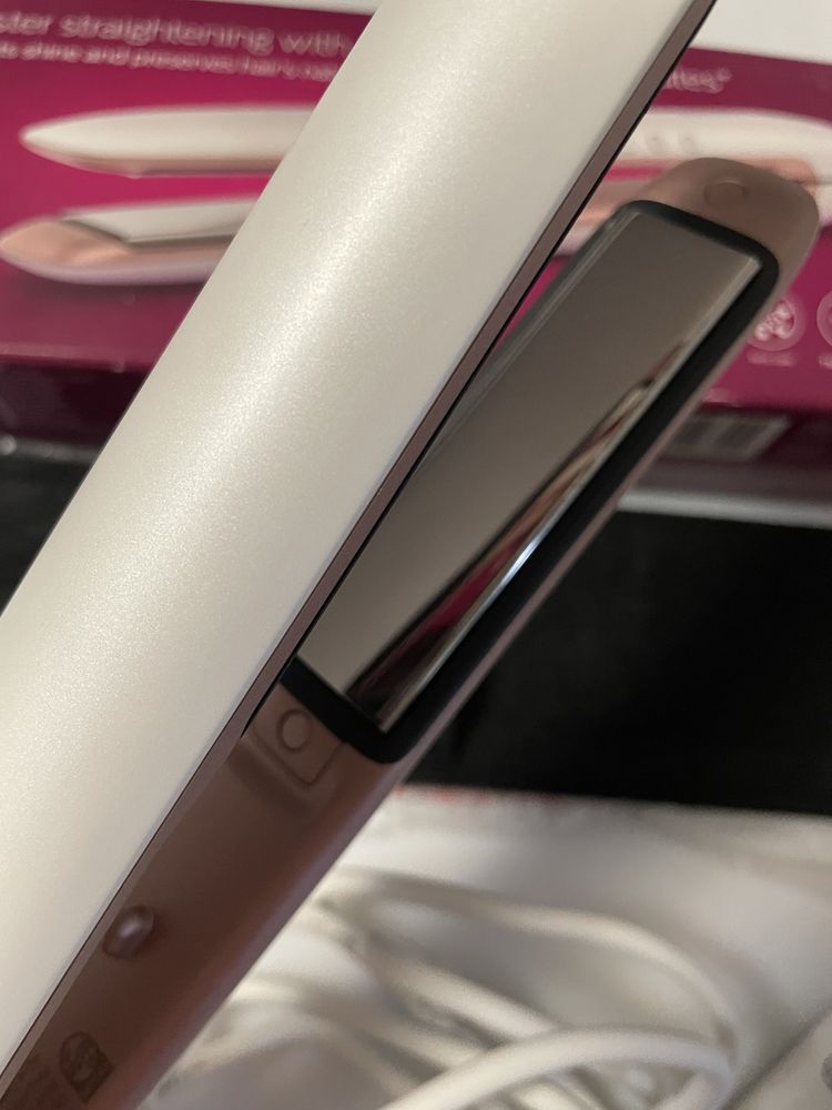 Випрямляч для волосся Philips Moisture Protect