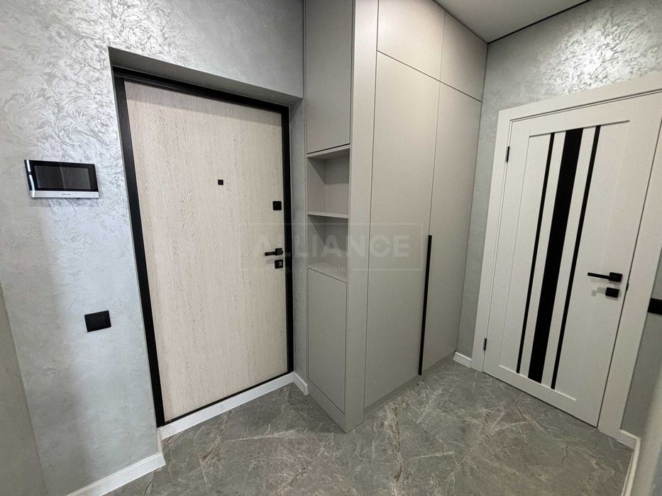 Терміново 1 кімнатна квартира з ремонтом біля Парку Шевченка