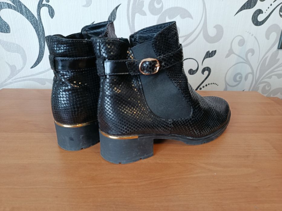 Жіночі сапожки шкіра