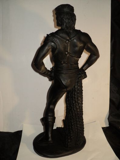 статуэтка гладиатор, высота 45см, из Англии