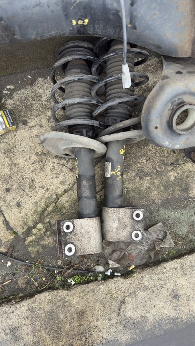 Amortecedores traseiros Peugeot 308 1.6 gasolina ano 2008