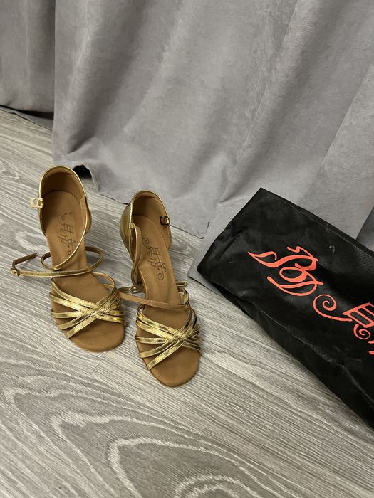 Туфли для бальных танцев