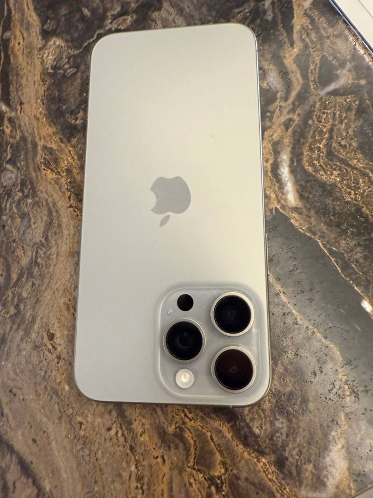 Iphone 15 pro max Stan idealny