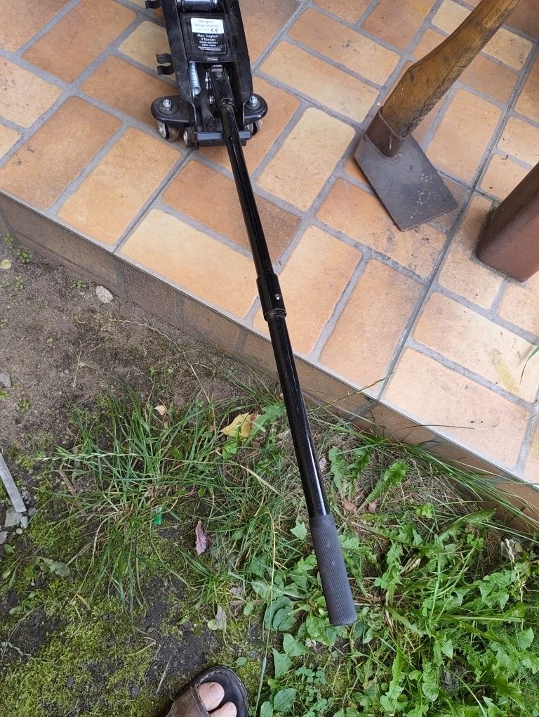 Podnośnik samochodowy hydrauliczny żaba.