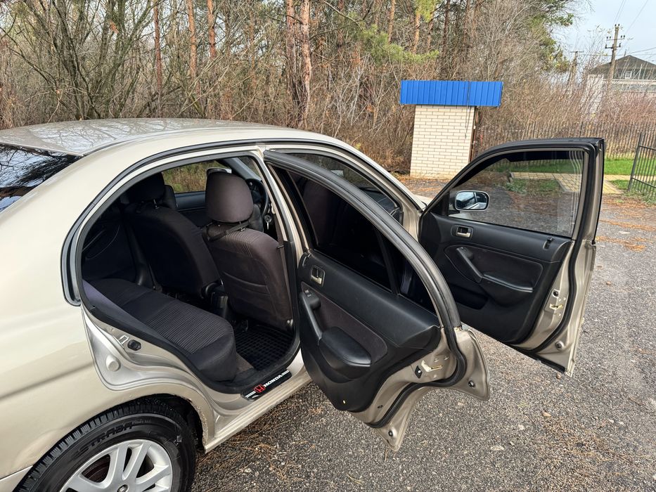 Honda civic 7 покоління