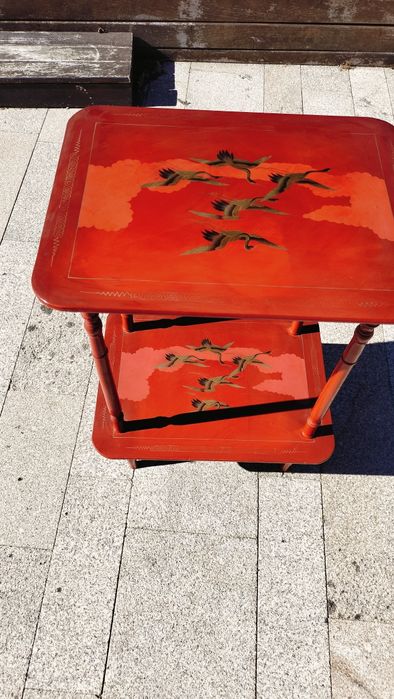 Mesa de dois níveis estilo Bagues vermelha japonesa