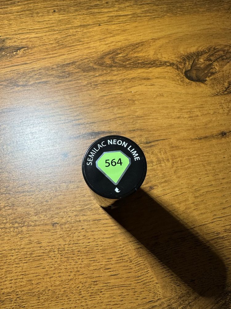 564 neon lime semilac lakier hybrydowy nowy i świeży