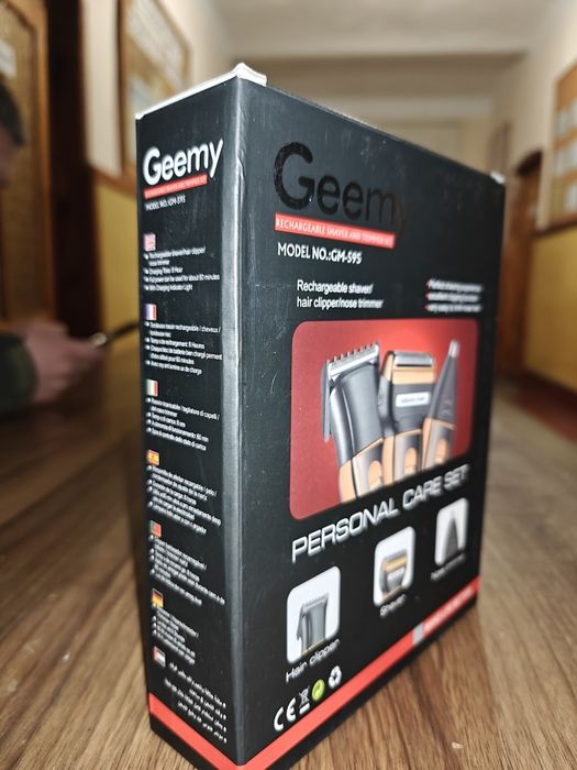 Машинка для стрижки + електробритва + триммер 3в1 GM-595